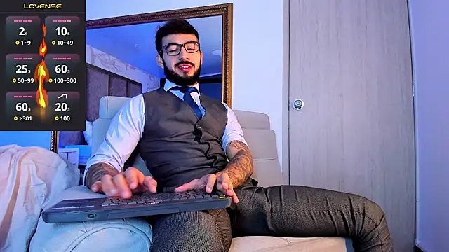 Snapshot of MarkWalker__ chatting on January 6, 10:57 am MarkWalker   online show from January 6, 10:57 am