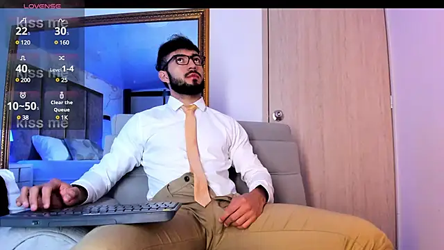 Snapshot of MarkWalker__ chatting on December 11, 10:59 am MarkWalker   online show from December 11, 10:59 am