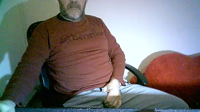 Snapshot of Greek_Passion chatting on December 9, 6:34 am Greek Passion online show from December 9, 6:34 am