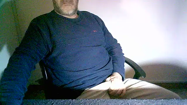 Snapshot of Greek_Passion chatting on January 22, 8:40 am Greek Passion online show from January 22, 8:40 am