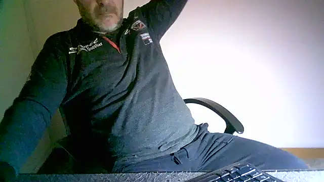 Snapshot of Greek_Passion chatting on March 8, 5:19 pm Greek Passion online show from March 8, 5:19 pm