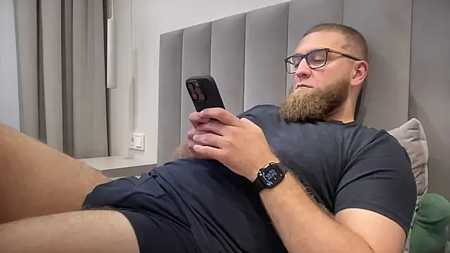 Bear bear  online show from September 18, 1:35 pm