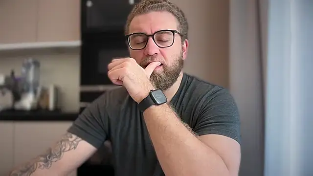 Bear bear  online show from April 18, 9:11 am