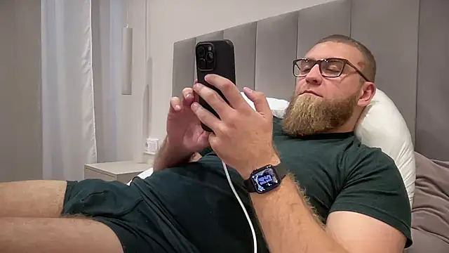 Bear bear  online show from October 9, 11:15 am