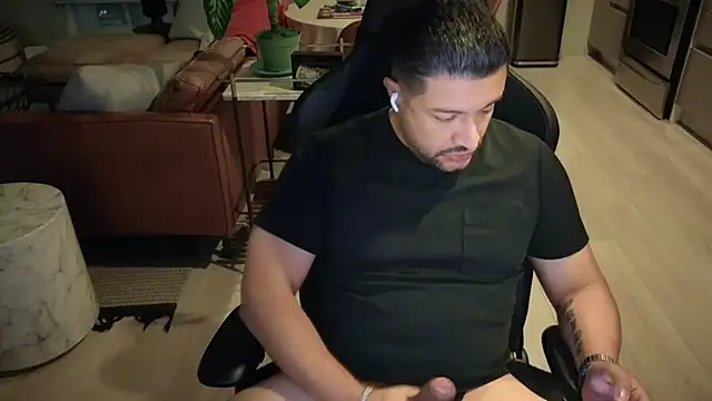 HungandThickLatin online show from October 4, 3:44 am