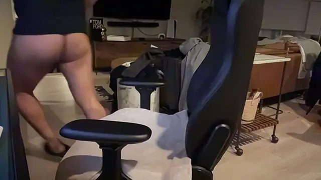 HungandThickLatin online show from February 8, 1:44 pm