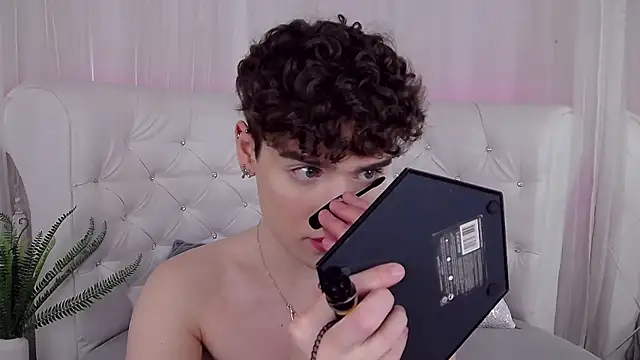 RobbyCharming online show from February 8, 4:51 am