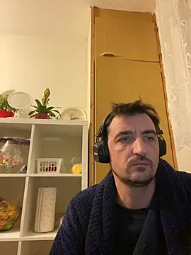 Fireflyerrr online show from October 11, 12:14 am