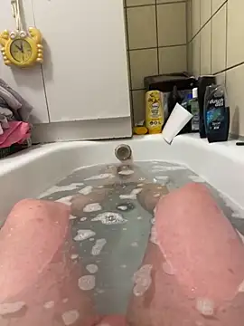 Snapshot of David19932908 chatting on February 11, 4:24 pm David19932908 online show from February 11, 4:24 pm