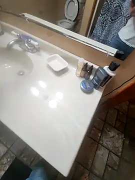 Snapshot of Sethlin79 chatting on October 21, 5:10 am Sethlin79 online show from October 21, 5:10 am