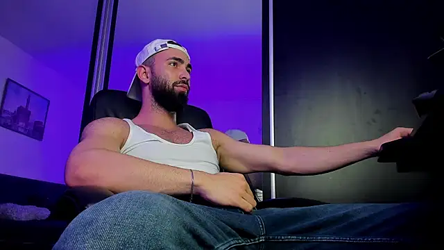 MichaelMasterss online show from March 3, 9:23 pm