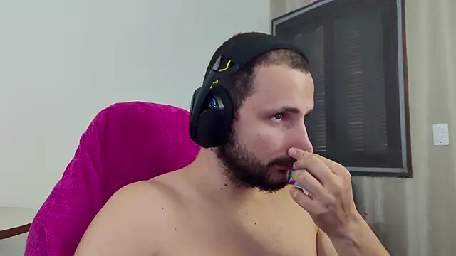 iurytx online show from February 10, 9:08 pm