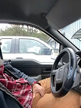 Snapshot of Themechanic420 chatting on January 7, 1:43 pm Themechanic420 online show from January 7, 1:43 pm