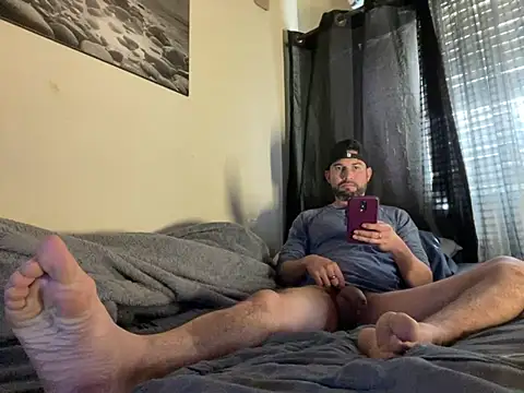 hotraillX online show from December 26, 7:05 pm