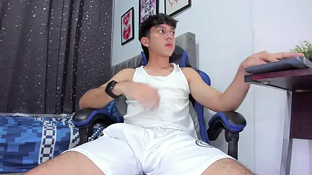 The skinnyguys online show from November 9, 10:14 pm