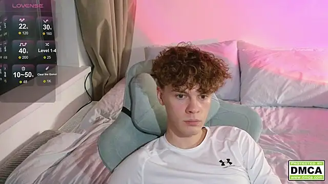 Snapshot of cute_thomas chatting on October 14, 7:21 pm cute thomas online show from October 14, 7:21 pm