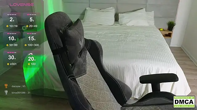 Snapshot of cute_thomas chatting on February 20, 8:14 pm cute thomas online show from February 20, 8:14 pm