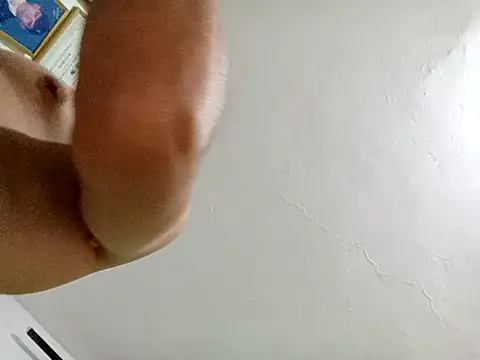 Snapshot of LarryCapija chatting on October 13, 6:08 am LarryCapija online show from October 13, 6:08 am