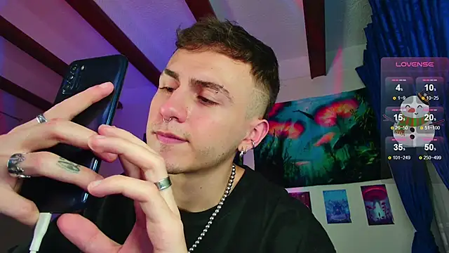 Snapshot of dimitri-bilak chatting on December 15, 3:34 am dimitri-bilak online show from December 15, 3:34 am