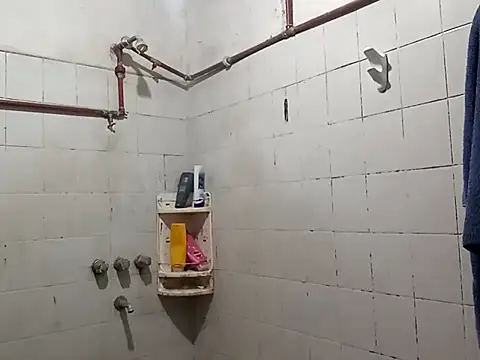 Snapshot of Emv2 chatting on September 13, 4:35 am Emv2 online show from September 13, 4:35 am