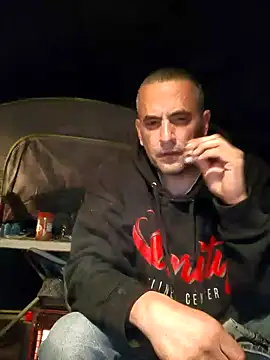 Snapshot of hardcok4u2abuse40 chatting on December 21, 8:07 am hardcok4u2abuse40 online show from December 21, 8:07 am