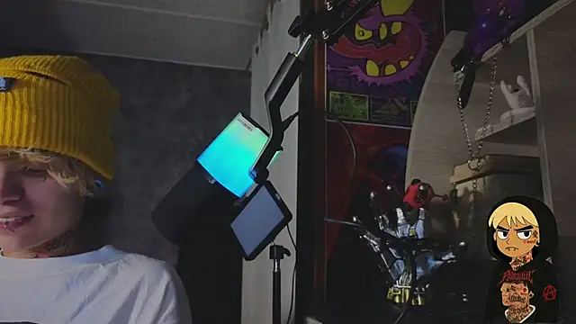 Snapshot of AcidMilo chatting on October 15, 12:18 am AcidMilo online show from October 15, 12:18 am