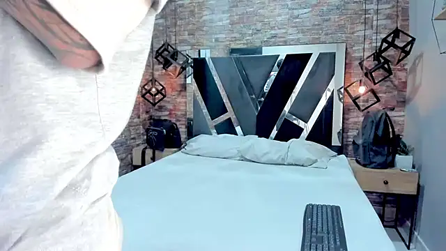 Snapshot of AcidMilo chatting on December 16, 12:49 pm AcidMilo online show from December 16, 12:49 pm