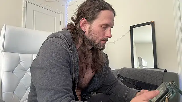 Snapshot of alexmannd chatting on January 17, 2:39 pm alexmannd online show from January 17, 2:39 pm