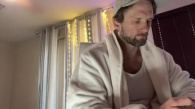 Snapshot of alexmannd chatting on October 23, 2:42 pm alexmannd online show from October 23, 2:42 pm