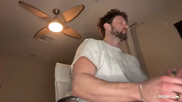 Snapshot of alexmannd chatting on March 21, 5:11 am alexmannd online show from March 21, 5:11 am