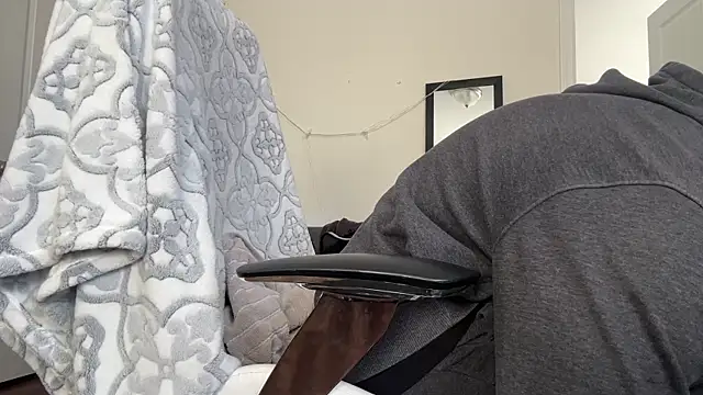 Snapshot of alexmannd chatting on January 16, 2:41 pm alexmannd online show from January 16, 2:41 pm