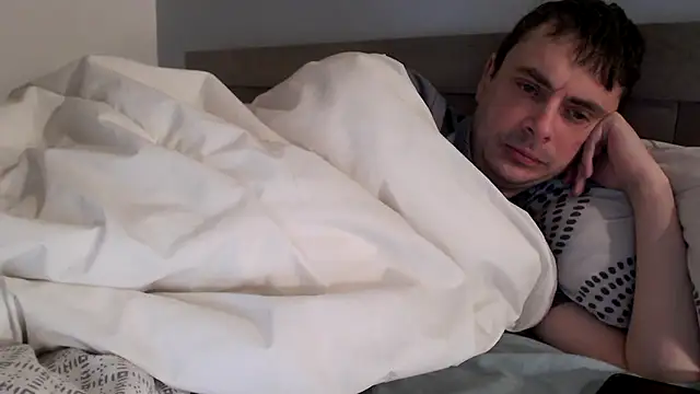 Snapshot of freddy0222222 chatting on February 12, 6:19 am freddy0222222 online show from February 12, 6:19 am