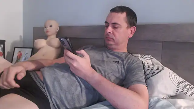 Snapshot of freddy0222222 chatting on September 9, 6:02 am freddy0222222 online show from September 9, 6:02 am