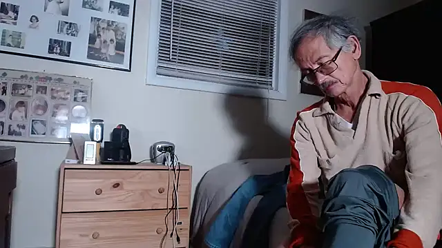 hottottrot691 online show from January 3, 10:19 pm