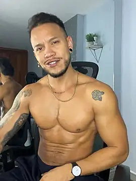 ARON TAYLER01 online show from March 8, 1:01 pm