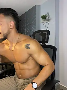 ARON TAYLER01 online show from January 15, 12:47 pm