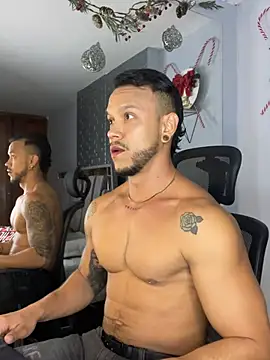 ARON TAYLER01 online show from December 13, 12:28 pm