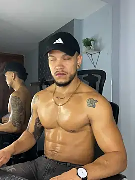 ARON TAYLER01 online show from February 4, 12:55 pm