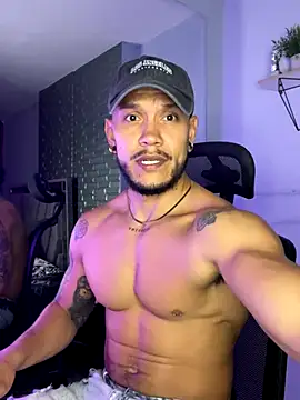 ARON TAYLER01 online show from September 23, 10:25 am