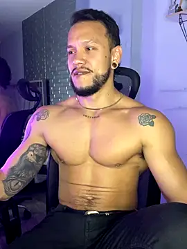 ARON TAYLER01 online show from October 25, 11:12 am