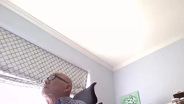 Snapshot of daver-man chatting on October 1, 3:16 pm daver-man online show from October 1, 3:16 pm