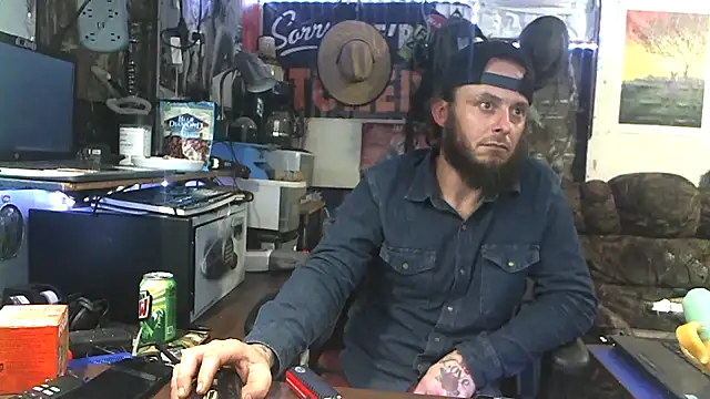 Snapshot of CloudDadddyyy420 chatting on October 28, 2:36 am CloudDadddyyy420 online show from October 28, 2:36 am