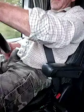 Snapshot of Tobyp677 chatting on October 18, 10:09 am Tobyp677 online show from October 18, 10:09 am