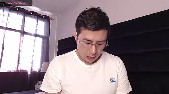 andrewmhilton  online show from January 10, 8:15 pm