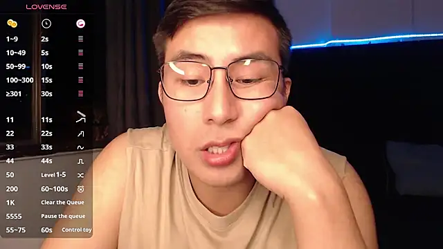 andrewmhilton  online show from October 6, 6:29 am