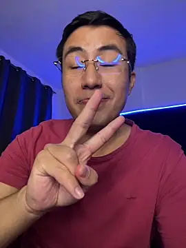 andrewmhilton  online show from February 19, 4:34 am