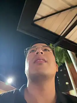 andrewmhilton  online show from January 24, 12:21 am