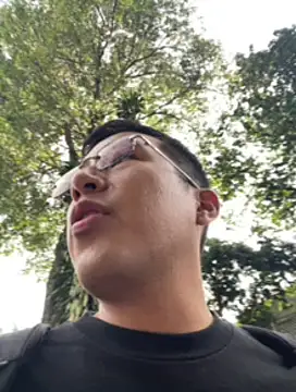 andrewmhilton  online show from January 31, 9:26 pm