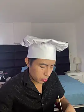 andrewmhilton  online show from March 3, 7:45 pm