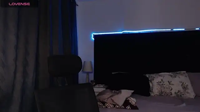 andrewmhilton  online show from November 14, 6:27 am